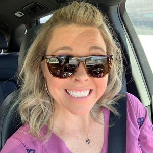 Meet your Posher, Hillary